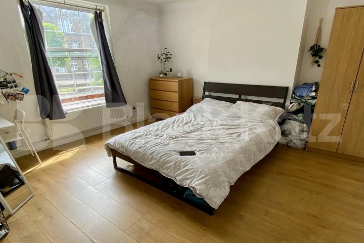 Superbly located  Harper Road , Borough